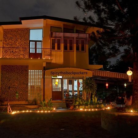 Spicythai Backpackers Chiang Mai Bagian luar foto