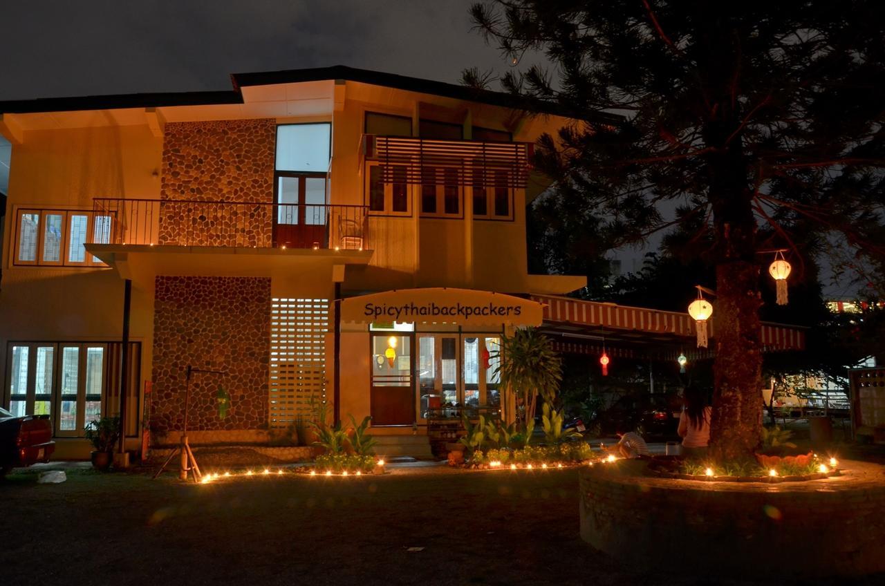 Spicythai Backpackers Chiang Mai Bagian luar foto